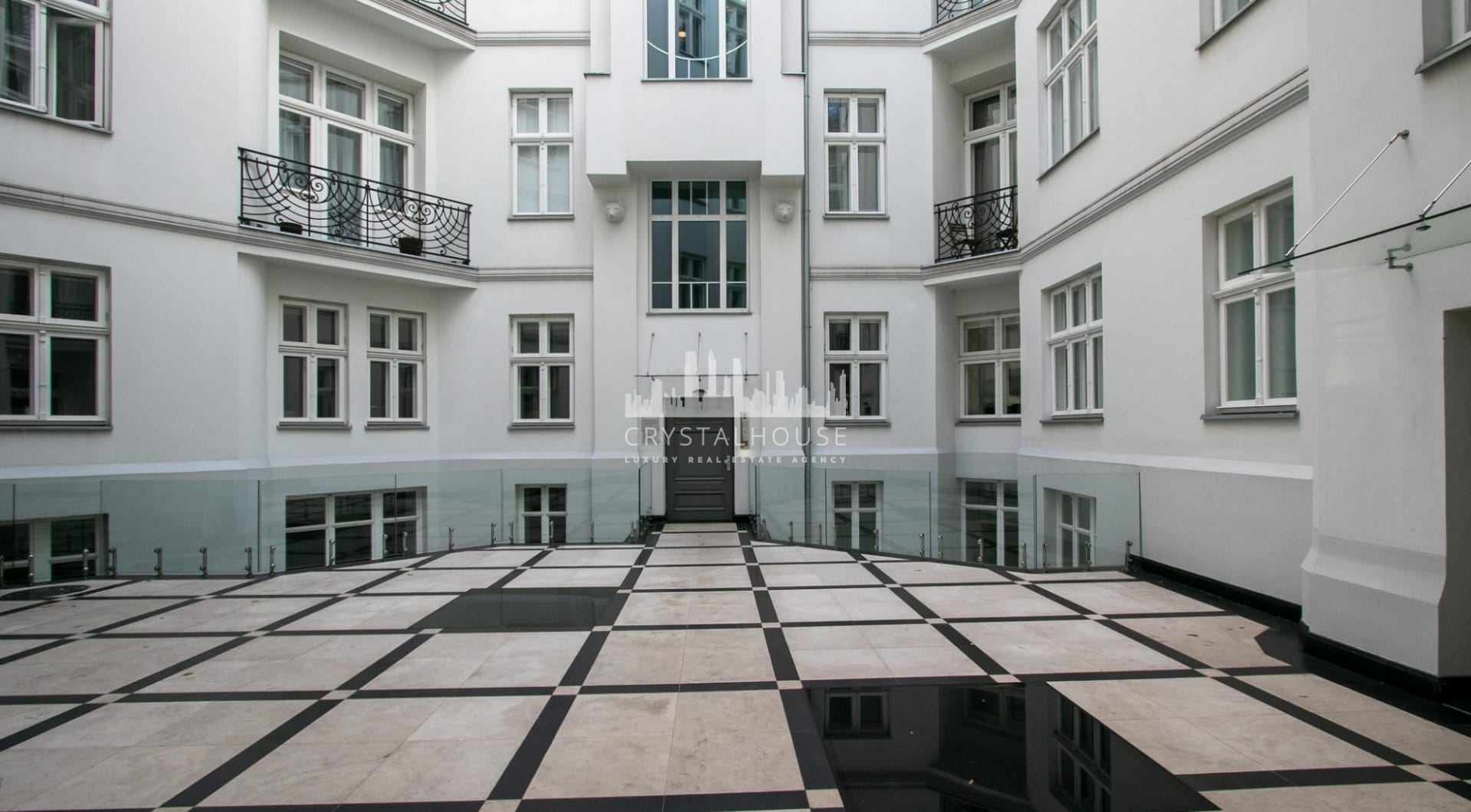 Apartament w luksusowej kamienicy Mokotowska
