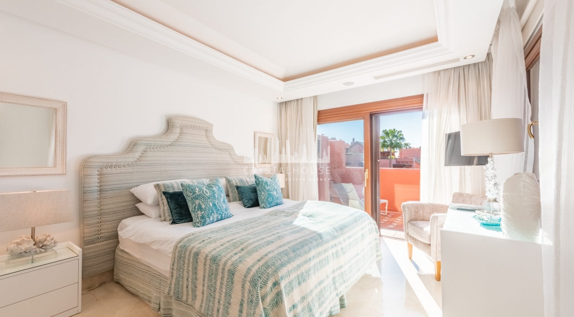 Superb penthouse with the sea view in the luxurious frontline beach Torre Bermeja Development! (ang.)!