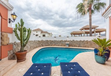 Fantastic Opportunity to Own the Sole House in Aloha Pueblo with Private Swimming Pool! (ang.)!