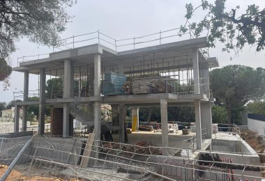 Brand new six sypialni willa pod budowę w Rocio de Nagueles, Marbella z morzem i widokami górskimi