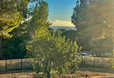 Brand new six sypialni willa pod budowę w Rocio de Nagueles, Marbella z morzem i widokami górskimi