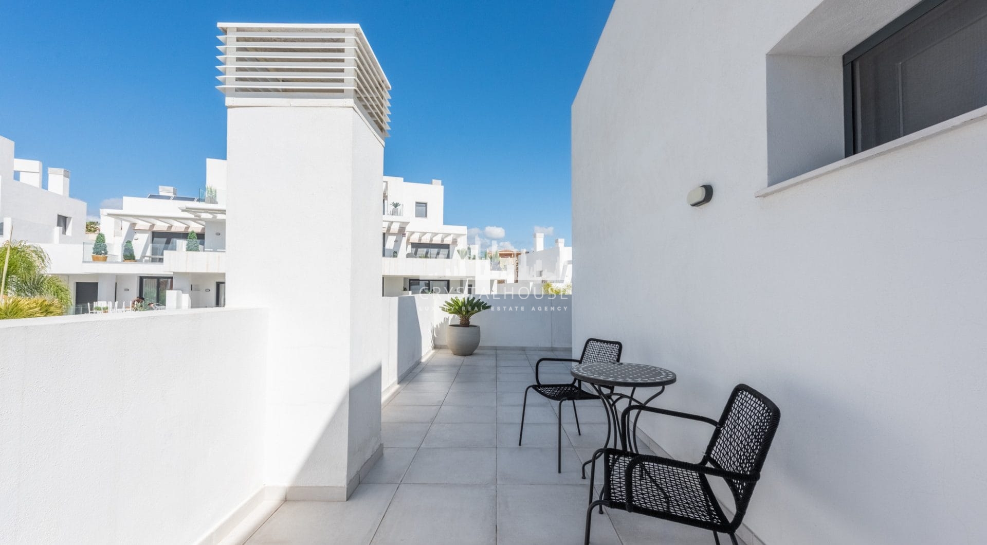 Wspaniały penthouse z ogromnym słonecznym tarasem w niedawno wybudowanym kompleksie Cortijo del Golf!