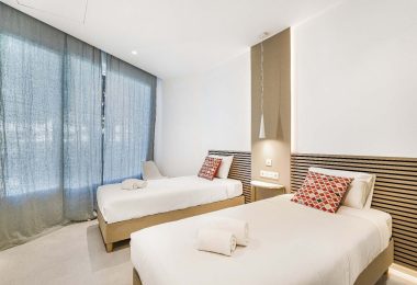 Niewiarygodne możliwości inwestycji – siedem niezależnych mieszkań na piętrze na plaży Calahonda w Mijas Costa
