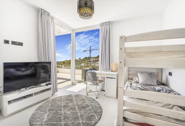 Spectacular four bedroom, na południe, naprzeciw willi znajdującej się w Buena Vista, Mijas z zaskakującymi widokami morza