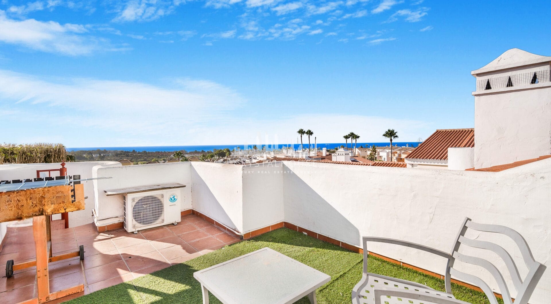 Lovely, dwie sypialnie na południe od penthouse w ufortyfikowanej miejscowości Bel Air Gardens, Estepona na wschodzie