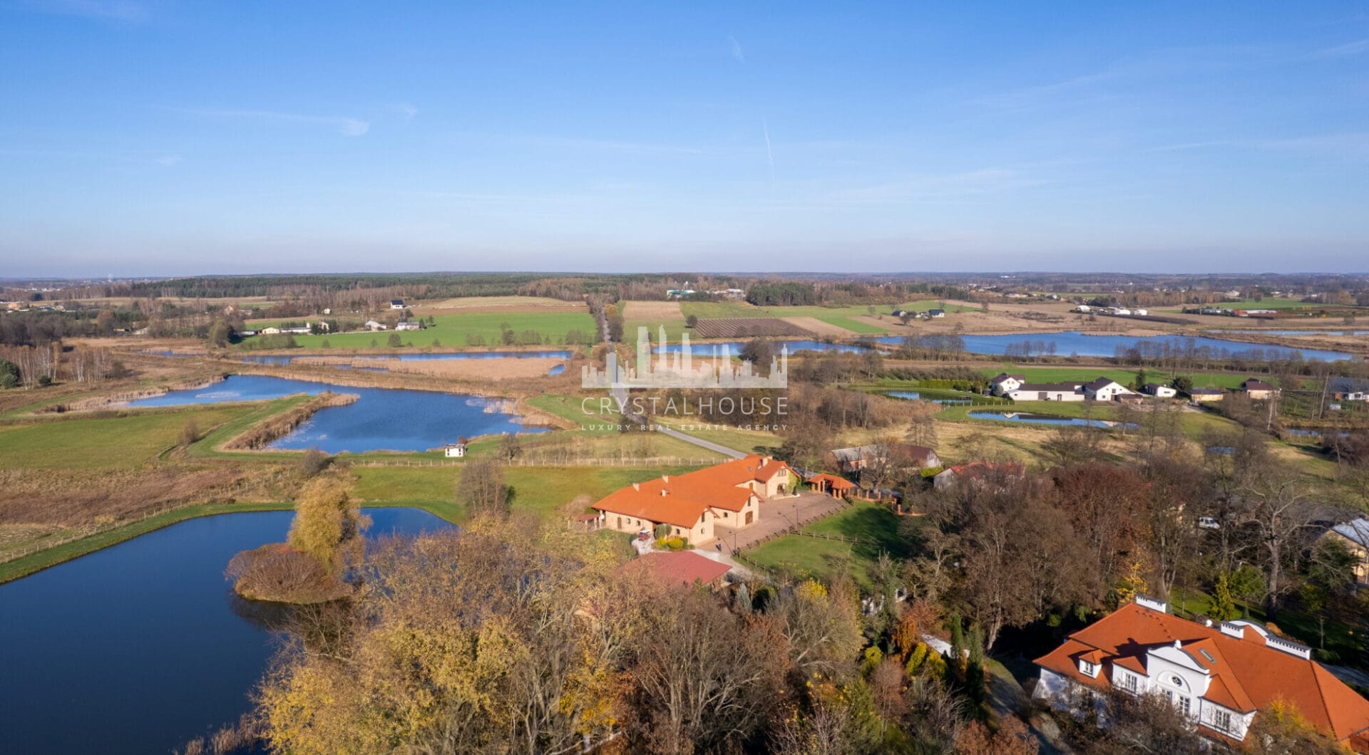 Zabytkowy zespół dworsko-parkowy wraz ze stadniną