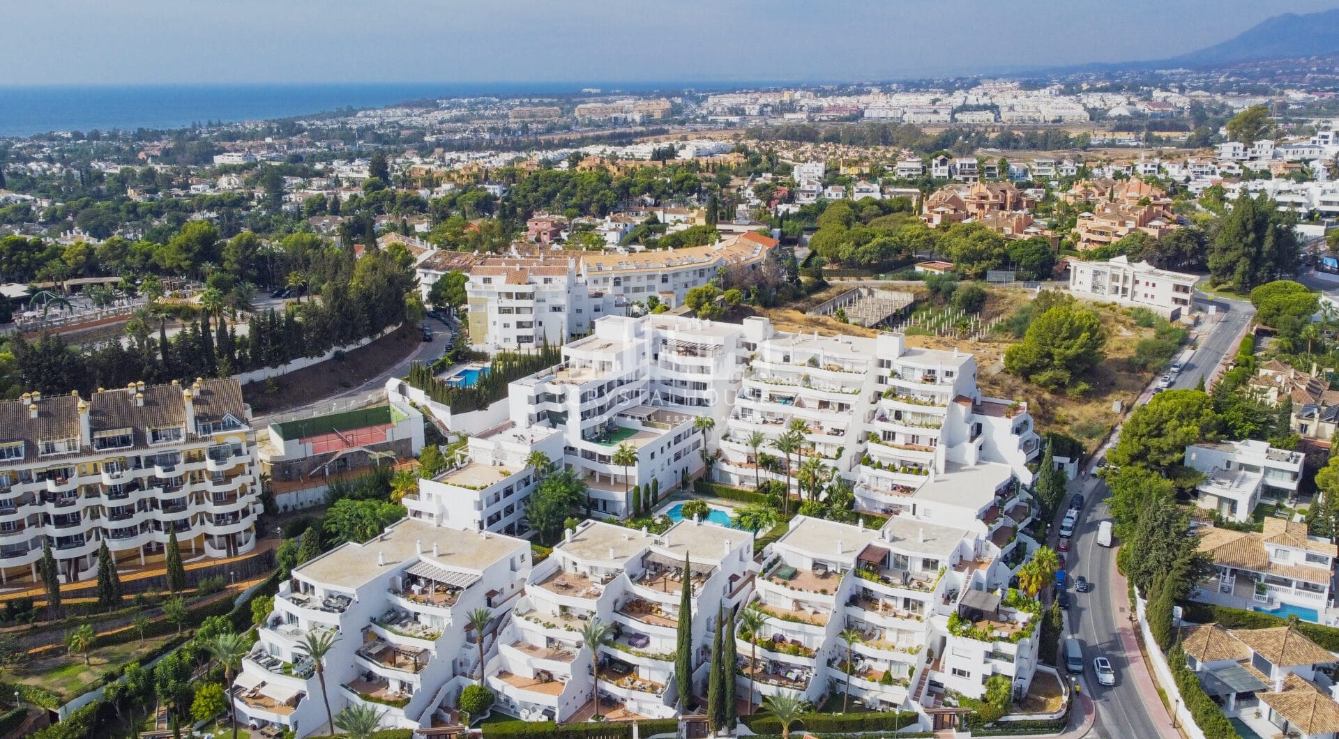 Niewiarygodne możliwości inwestycji w zakup dwóch sypialniowych mieszkań w Jardines de Andalucía, Nueva Andalucia