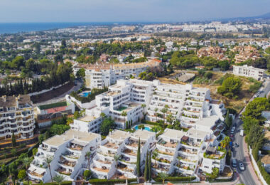 Niewiarygodne możliwości inwestycji w zakup dwóch sypialniowych mieszkań w Jardines de Andalucía, Nueva Andalucia