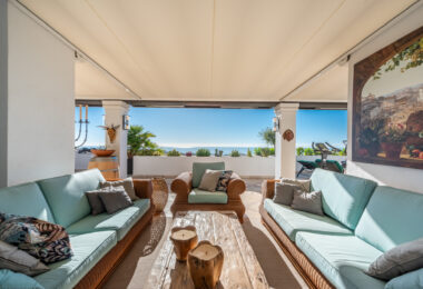 Niesamowity penthouse nad miastem Marbella; idealny do gotowania, degustacji win i rozrywki!