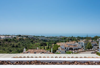 Niesamowity penthouse nad miastem Marbella; idealny do gotowania, degustacji win i rozrywki!