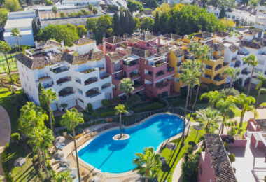 Znajdowały się tu dwie sypialnie, na zachód, naprzeciwko apartamentu, El Infantado w Golden Mile w Marbella