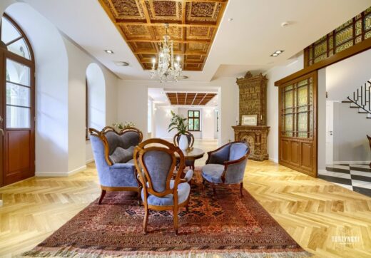 ODRESTAUROWANY PAŁAC NOWY GOTOWY DZIAŁAJĄCY HOTEL