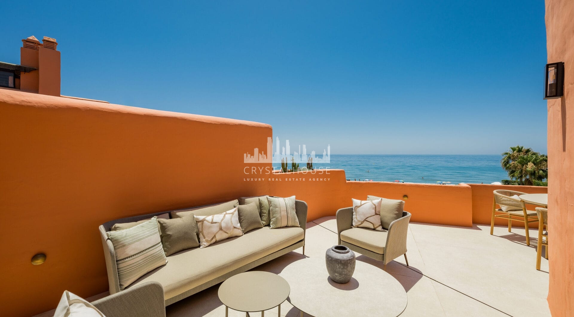 Luksusowy Dwupoziomowy Penthouse z Bezpośrednim Dostępem do Plaży w Los Monteros Playa, Marbella