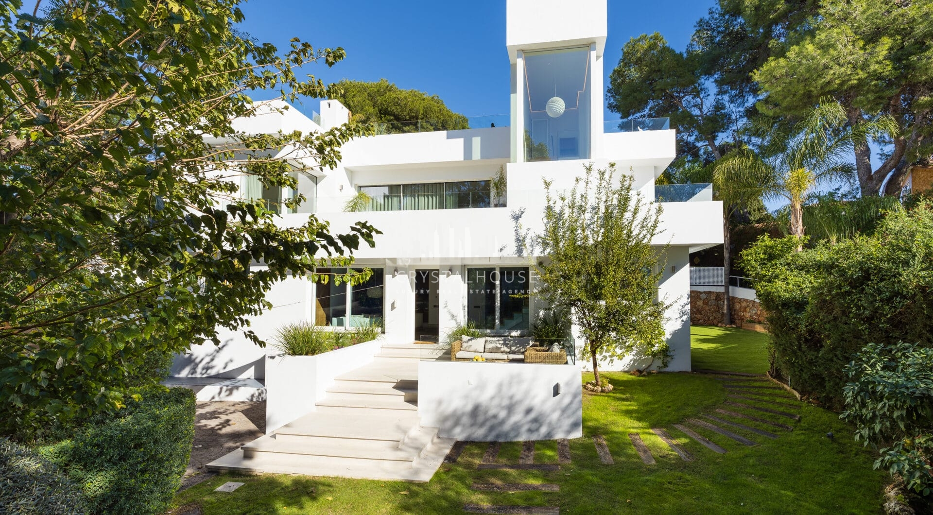 Nowoczesny luksus w Dolnej Nueva Andalucía - Must-See Villa!