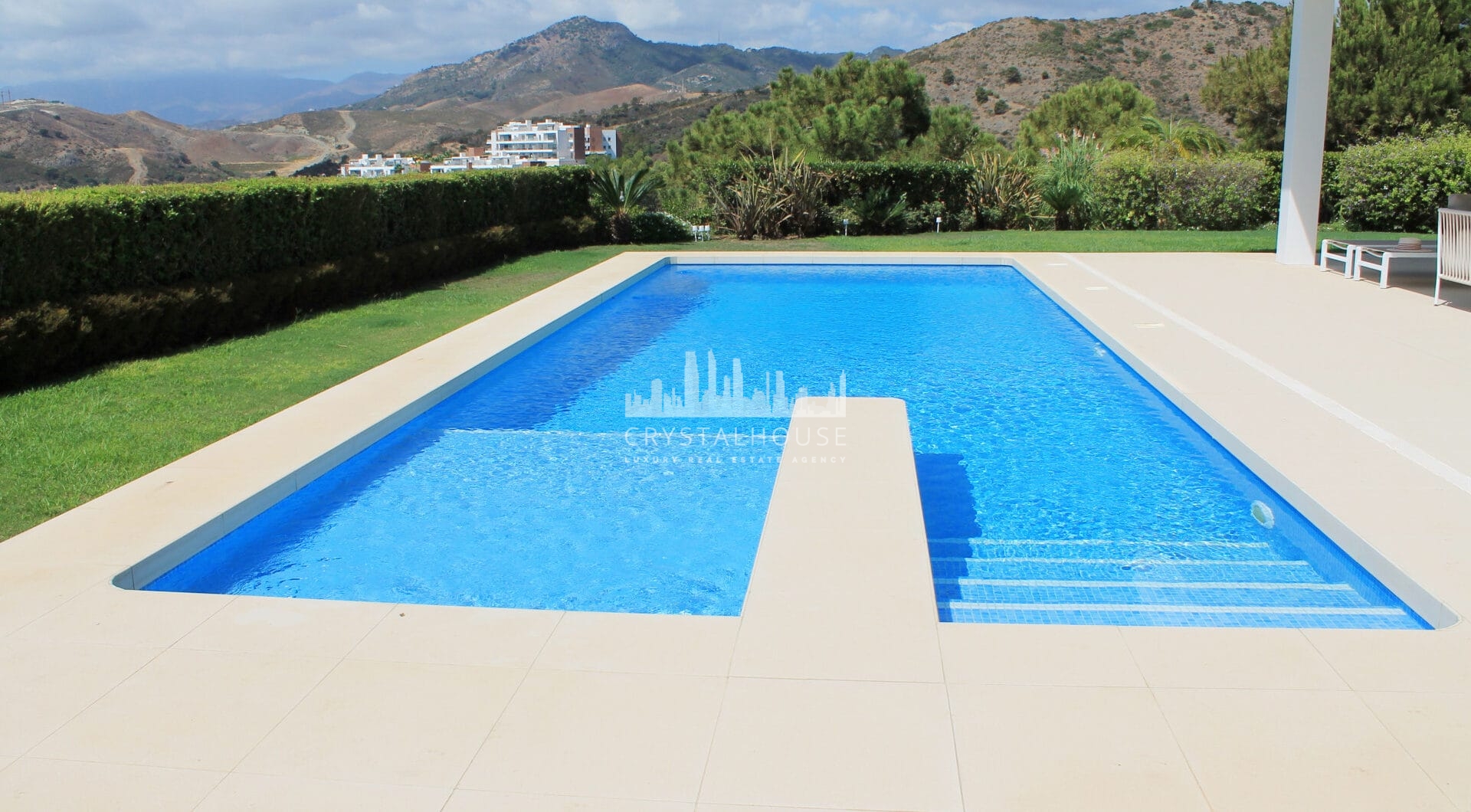 Villa w Puerto De Capitan, Benahavis