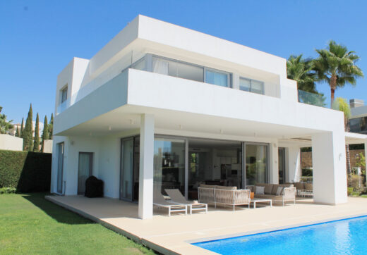 Villa w Puerto De Capitan, Benahavis