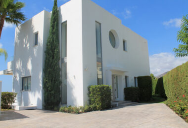 Villa w Puerto De Capitan, Benahavis