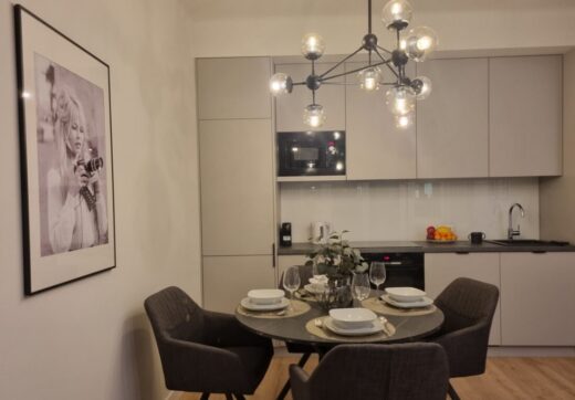 Apartament przy ul. Kruczej, Śródmieście