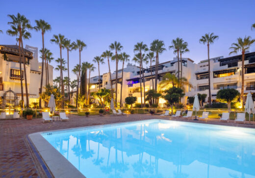 Granados 1-2 – Niezwykłe Nowoczesne Mieszkanie w Doskonałej Lokalizacji w Puente Romano