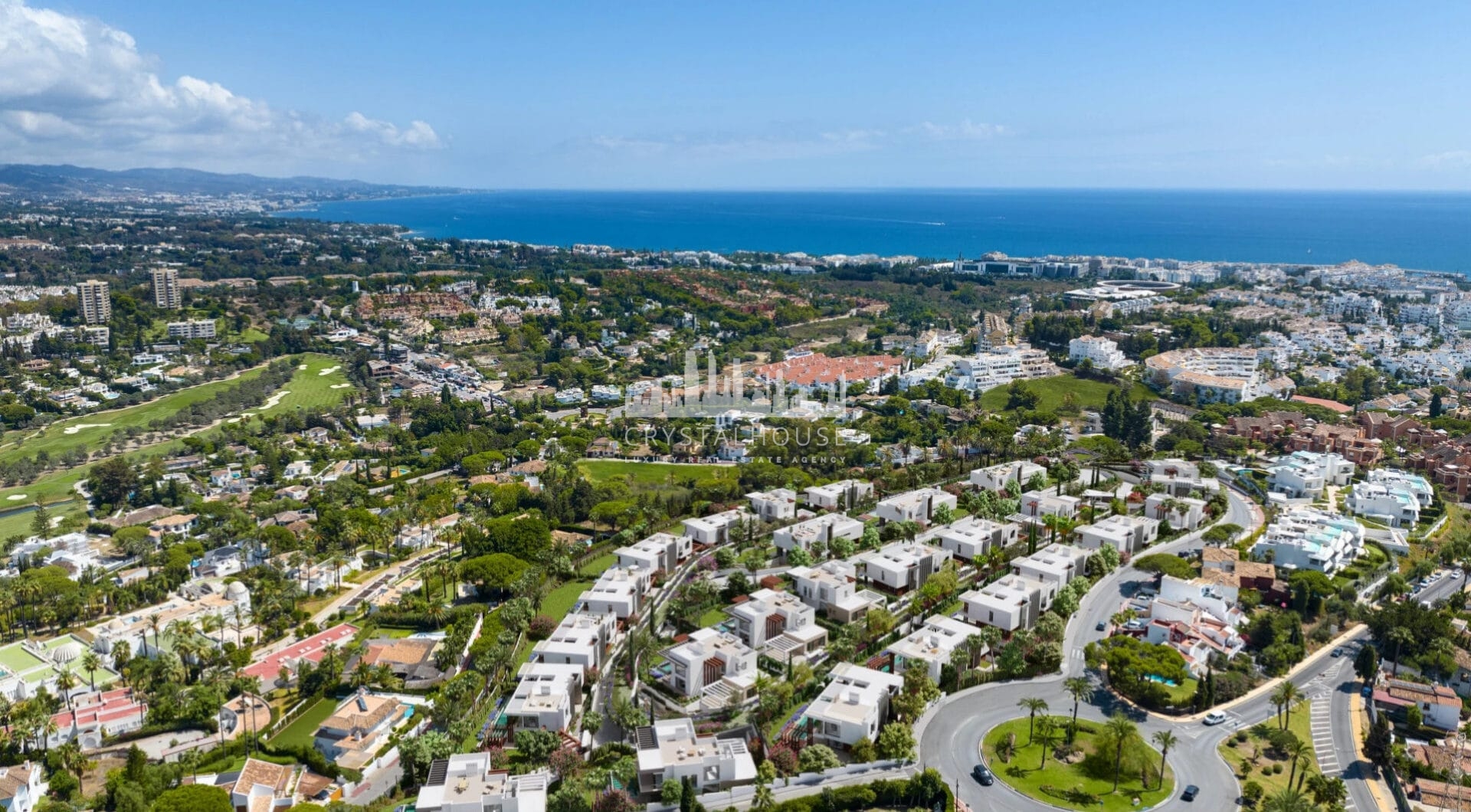 Luksusowa, nowoczesna willa w ekskluzywnej, zamkniętej społeczności.