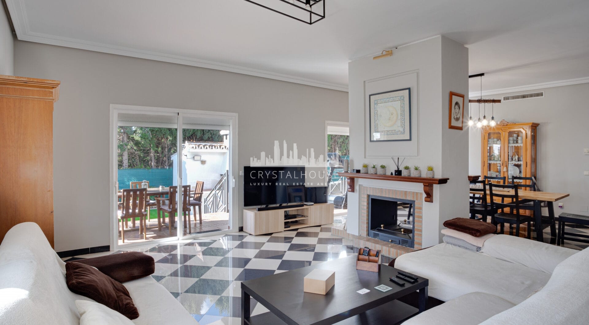 Przestronne pięć sypialnia Villa w Xarblanca, Marbella z widokiem na morze
