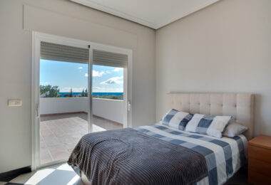 Przestronne pięć sypialnia Villa w Xarblanca, Marbella z widokiem na morze