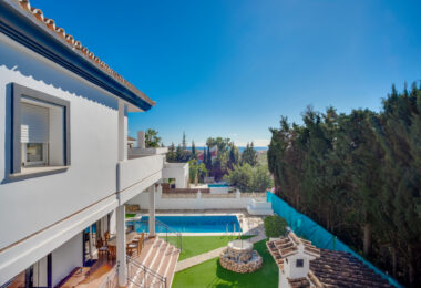 Przestronne pięć sypialnia Villa w Xarblanca, Marbella z widokiem na morze