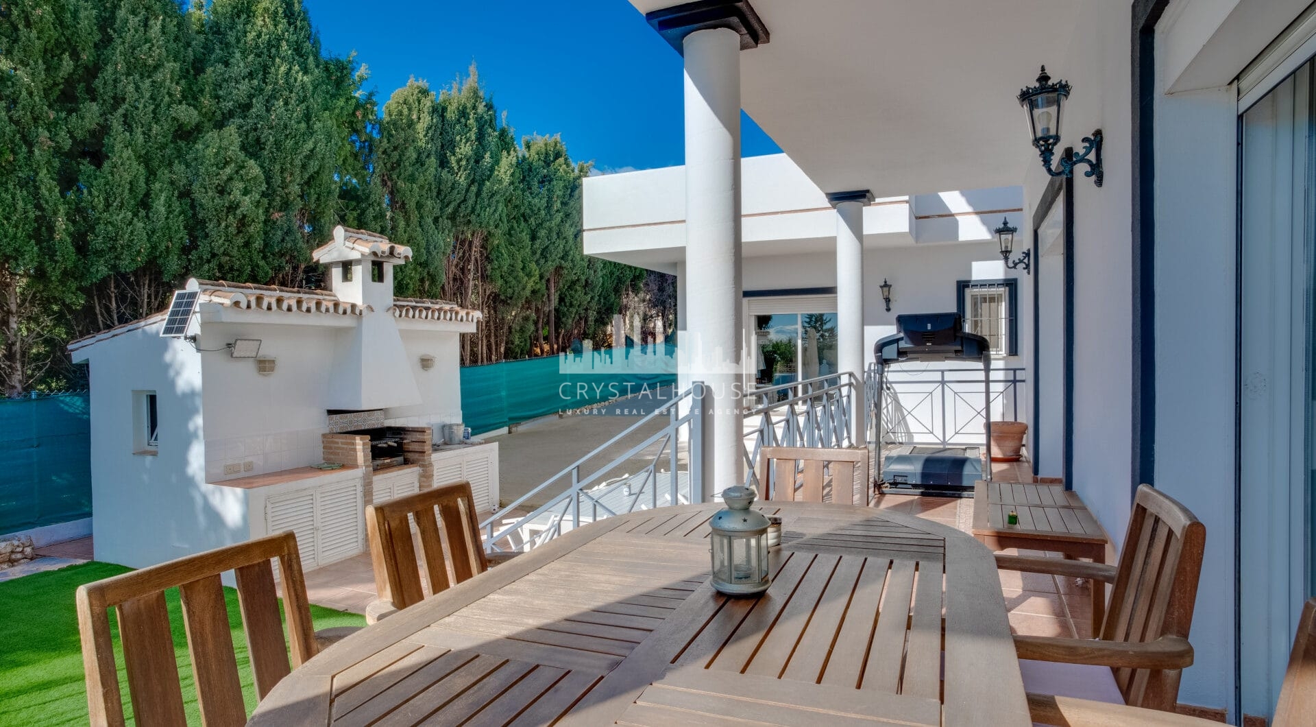 Przestronne pięć sypialnia Villa w Xarblanca, Marbella z widokiem na morze