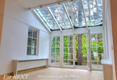 Urokliwy dom z ogrodem wśród sosen | Wawer