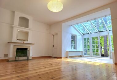 Urokliwy dom z ogrodem wśród sosen | Wawer