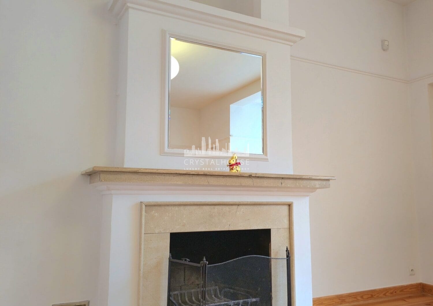 Urokliwy dom z ogrodem wśród sosen | Wawer