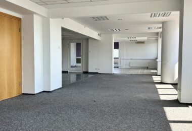 Przestronne Biuro na Wynajem – Krucza, Warszawa