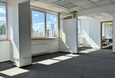 Przestronne Biuro na Wynajem – Krucza, Warszawa