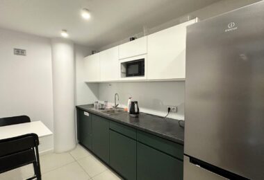 Przestronne Biuro na Wynajem – Krucza, Warszawa