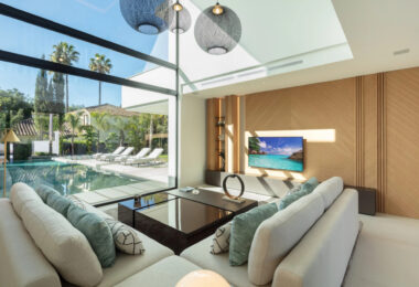 Villa Sirius to nowoczesna willa położona w pożądanej okolicy Las Brisas, Nueva Andalucía.