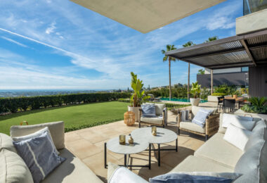 The Hills 5 to niezwykła willa zaprojektowana przez znanego architekta Diego Tobal, położona w doskonałej lokalizacji w ekskluzywnej dzielnicy La Quinta.