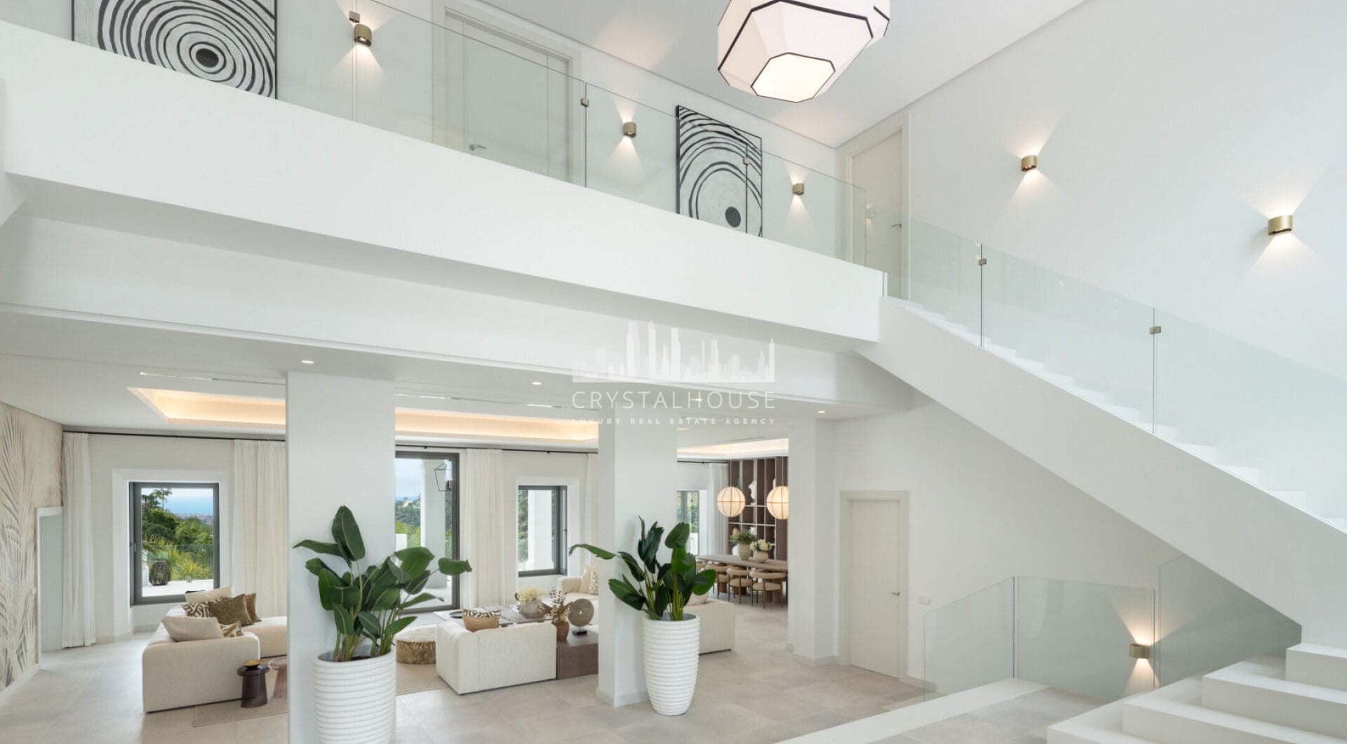 Oszałamiająca rezydencja z mieszanką nowoczesnej i tradycyjnej architektury andaluzyjskiej w prestiżowej dzielnicy mieszkalnej El Madroñal, w sąsiedztwie La Zagaleta, w Benahavís - Marbella.