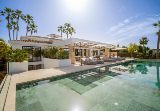 Villa Azteca to czarująca willa położona w bardzo pożądanym obszarze Aloha.