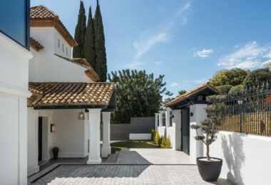 Villa Zafira to uroczy śródziemnomorski ośrodek, który płynnie łączy tradycyjny urok z wyrafinowanymi współczesnymi akcentami.