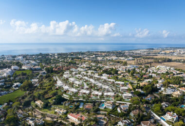 Avenue Marbella zapewnia mieszkańcom luksusową ucieczkę, która ucieleśnia prawdziwą esencję luksusowego życia.