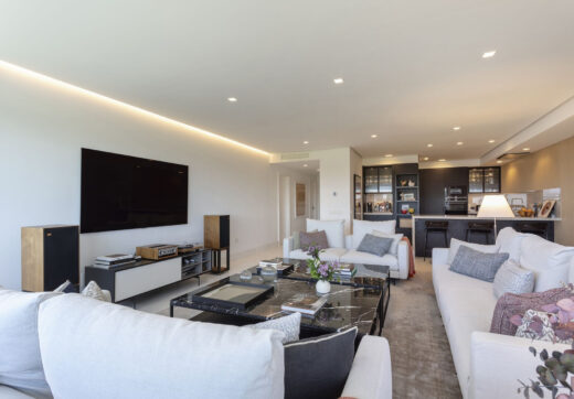 Położony w jednej z najbardziej renomowanych społeczności golfowych w Guadalmina Alta.