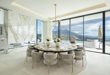 El Unico to bardzo luksusowa willa z panoramicznym widokiem na Morze Śródziemne, położona w zamkniętym i bezpiecznym kurorcie La Zagaleta Resort and Country Club, który jest uznawany za najbardziej ekskluzywną urbanizację w całej Europie.