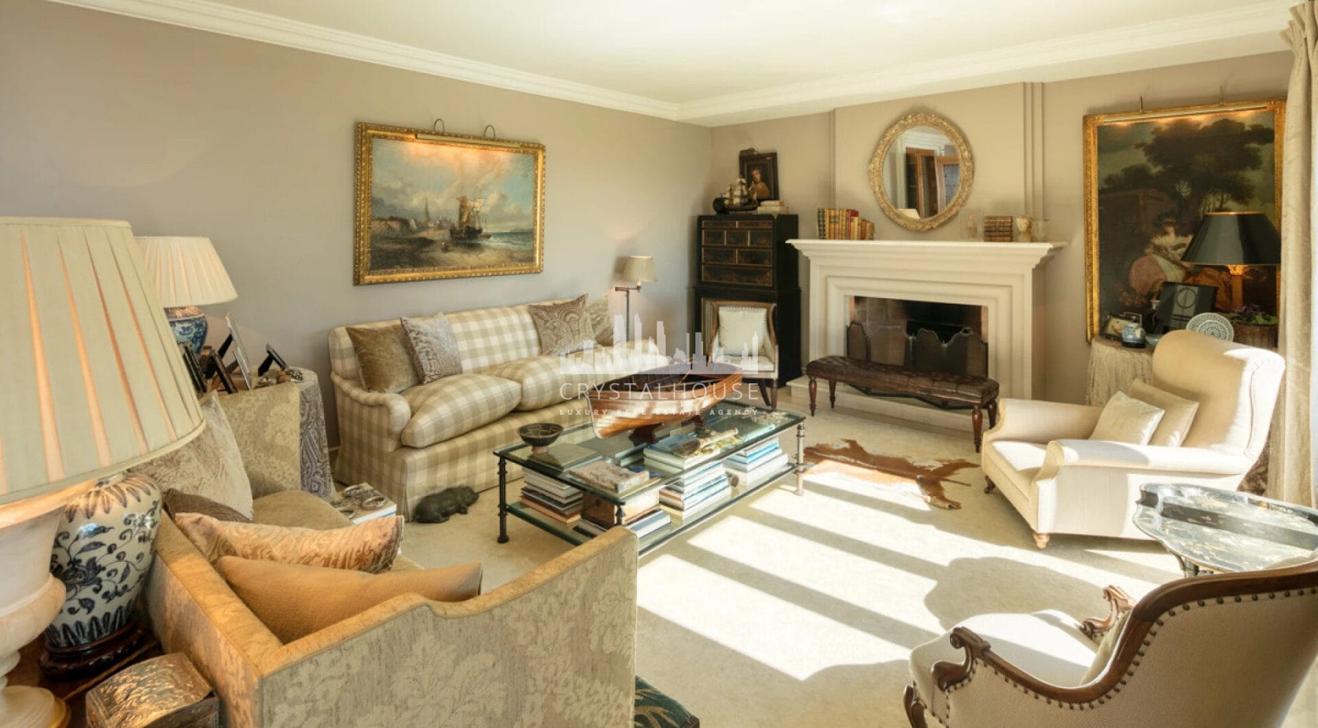 Luksusowa rezydencja w Sierra Blanca, Marbella Golden MileKlasyczna willa z nowoczesnym pensjonatem i basenem na dużej działce w sercu Sierra Blanca, Marbella Golden Mile.