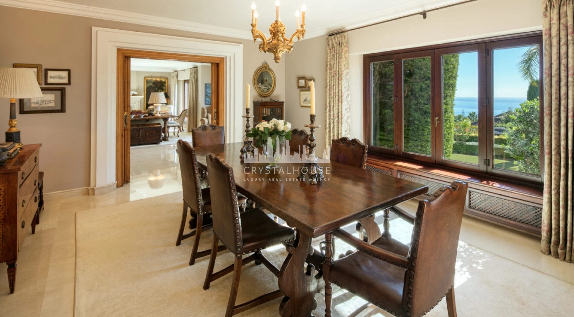 Luksusowa rezydencja w Sierra Blanca, Marbella Golden MileKlasyczna willa z nowoczesnym pensjonatem i basenem na dużej działce w sercu Sierra Blanca, Marbella Golden Mile.