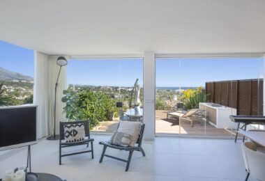 Doświadcz luksusowego życia w tym oszałamiającym apartamencie na parterze położonym w prestiżowym Palacetes de Les Belvederes.