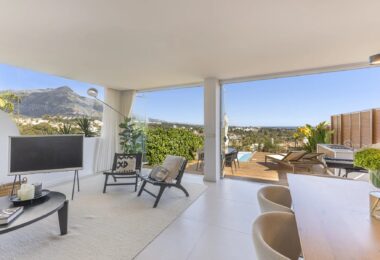 Doświadcz luksusowego życia w tym oszałamiającym apartamencie na parterze położonym w prestiżowym Palacetes de Les Belvederes.