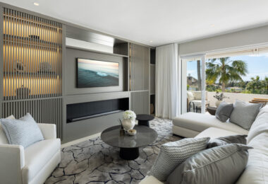 Położony w ekskluzywnej i spokojnej dzielnicy Monte Paraiso przy prestiżowej Złotej Mili w Marbelli, Marismas 1 to wyjątkowy apartament dwupoziomowy, odnowiony przez renomowaną firmę Oak Estates.