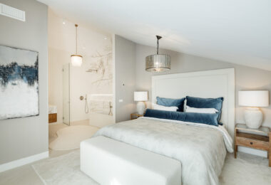 Położony w popularnej okolicy Marbella Golden Mile, Costa PH to wyjątkowy dwupoziomowy penthouse z panoramicznym widokiem na morze i góry.