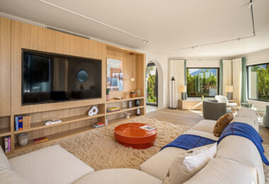 Villa Madrisa to przepiękna willa w stylu śródziemnomorskim położona w samym sercu Nueva Andalucía.