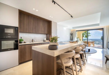 Odkryj kwintesencję luksusowego życia dzięki temu wyjątkowemu penthouse'owi w Buenavista, La Quinta, położonemu w idealnym miejscu, z którego można podziwiać panoramiczne widoki na morze, góry i okoliczne pola golfowe.